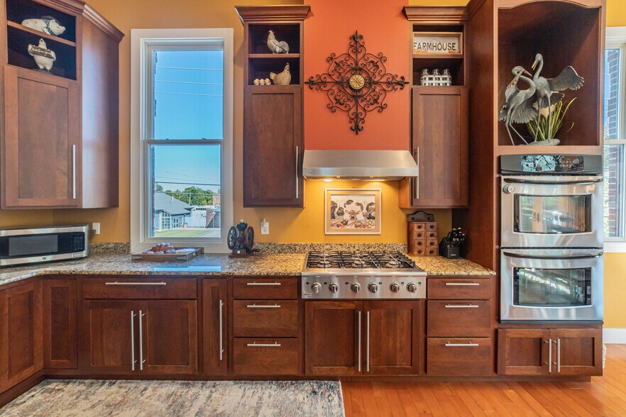 More Photos Of 333 N 9th St, Paducah Storefront Retail Residential For Sale