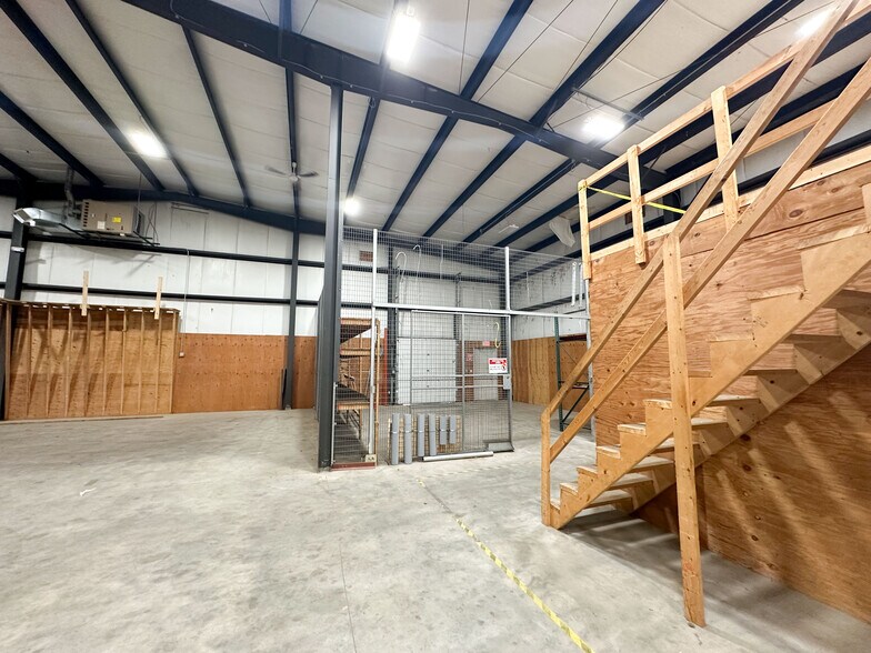 More Photos Of 368 Killingly Rd, Pomfret Industrial For Sale