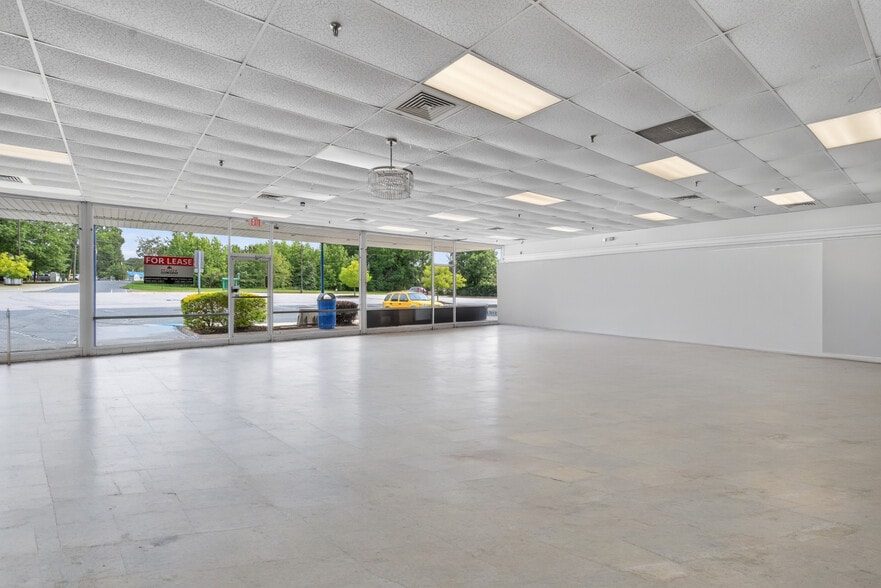 More Photos Of 439-489 N Cannon Blvd, Kannapolis Unknown For Lease
