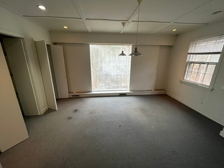 More Photos Of 439 Washington Rd, Woodbury Office For Sale
