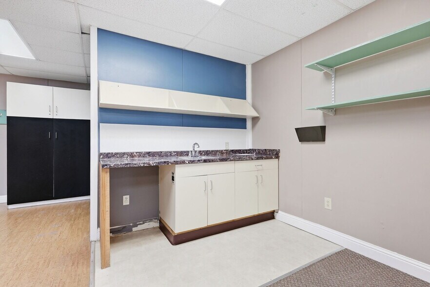 More Photos Of 1671 US Highway 395 N, Minden Office For Sale