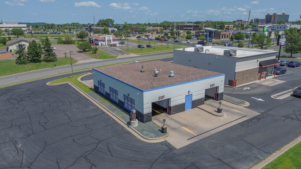 More Photos Of 2610 Craig Rd, Eau Claire Carwash For Sale