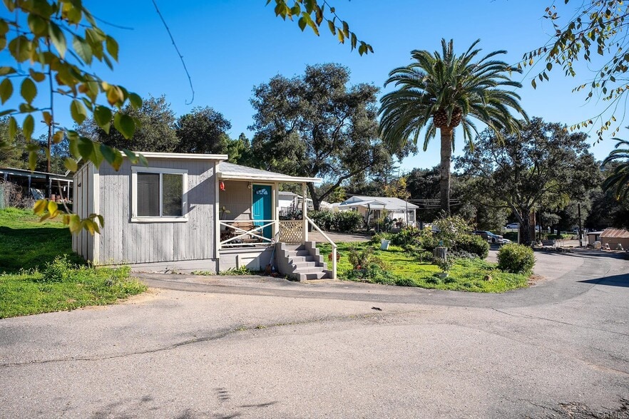 More Photos Of 2560-2566 Alpine Blvd, Alpine Office For Sale