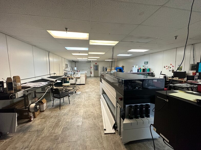 More Photos Of 3520-3540 E Fulton St, Columbus Manufacturing For Sale