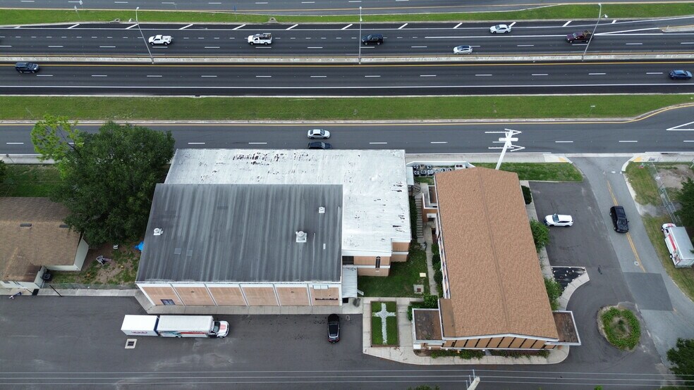 More Photos Of 6612 Arlington Expy, Jacksonville Schools For Lease