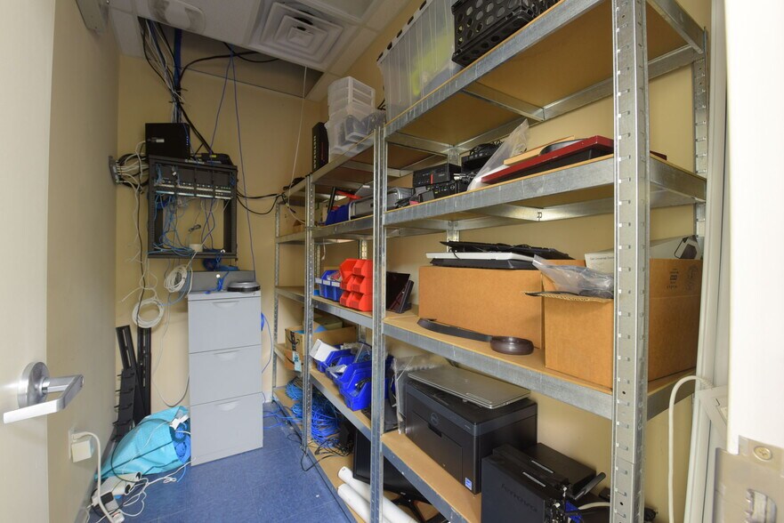 More Photos Of 3619 Richmond Hwy, Stafford Light Distribution For Lease