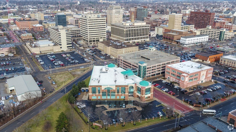 More Photos Of 400 3rd St SE, Canton Office For Lease