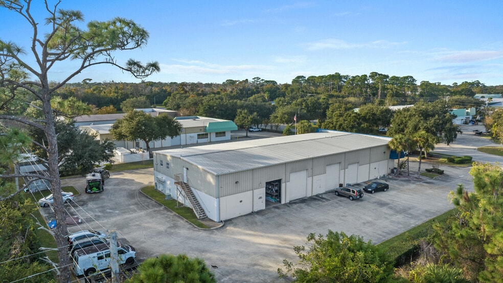 Primary Photo Of 4430 Eastport Pky, Port Orange Manufacturing For Sale