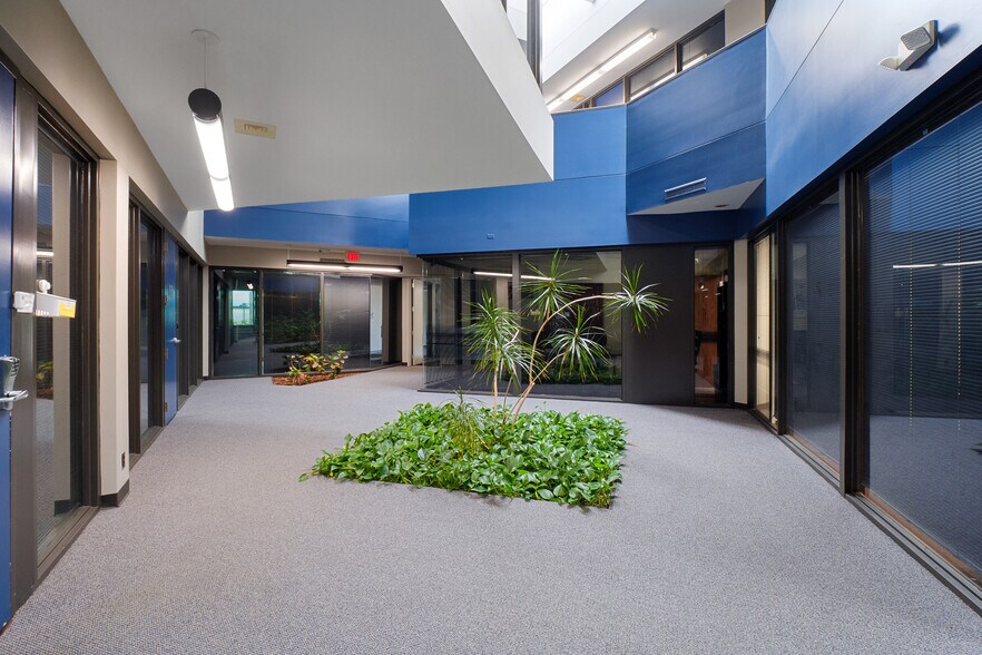 More Photos Of 141 Market Place Dr, Fairview Heights Office For Sale