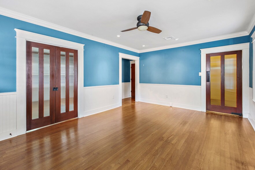 More Photos Of 1517 W Koenig Ln, Austin Office For Lease