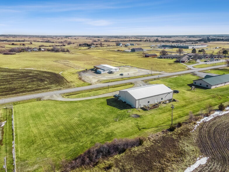 More Photos Of 2326 N Main St, Osceola Auto Repair For Sale