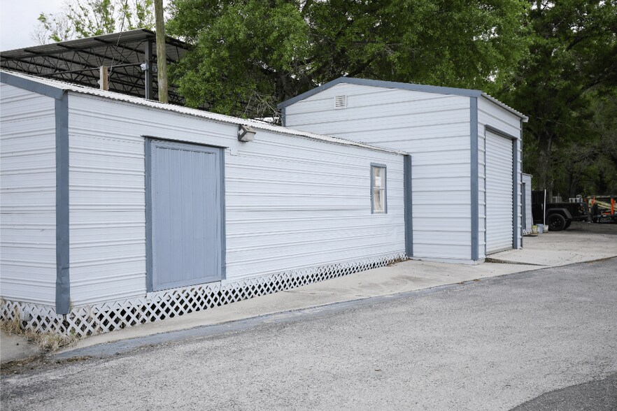 More Photos Of 5305 Garden Ln, Tampa Industrial For Sale