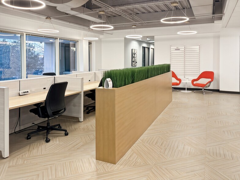 More Photos Of 1500 McConnor Pky, Schaumburg Coworking Space