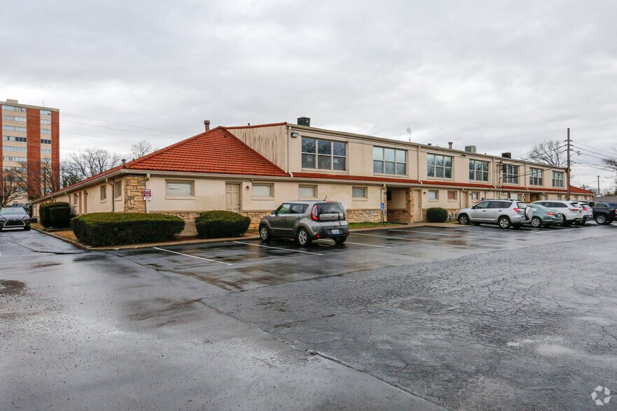 More Photos Of 2134 Nicholasville Rd, Lexington Medical For Sale