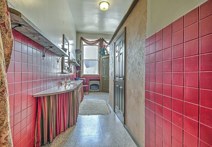 More Photos Of 19407 Bethel Rd, Abingdon Flex For Sale