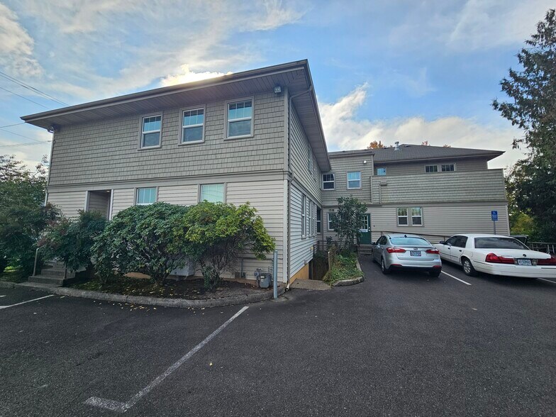 More Photos Of 945 Columbia St NE, Salem Office For Sale