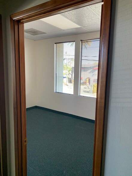 More Photos Of 275 E Douglas Ave, El Cajon Office For Lease