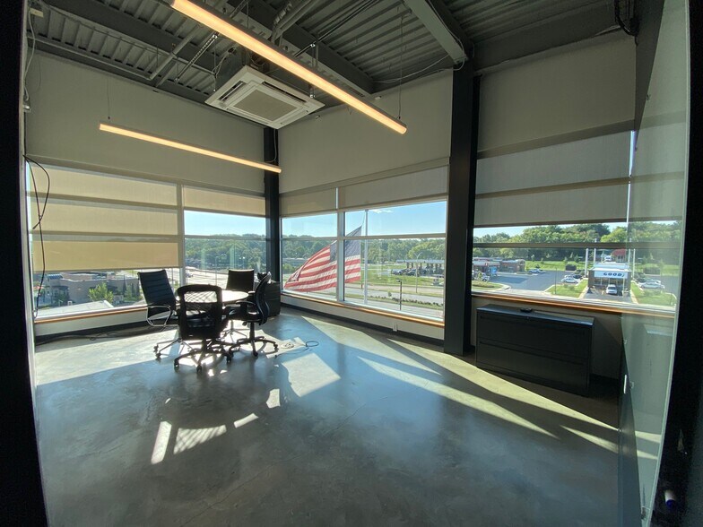More Photos Of 10820 Shawnee Mission Pky, Shawnee Office For Sale