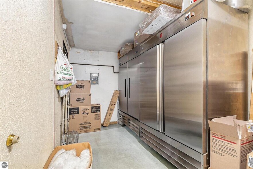 More Photos Of 116 W Wexford Ave, Buckley General Retail For Sale