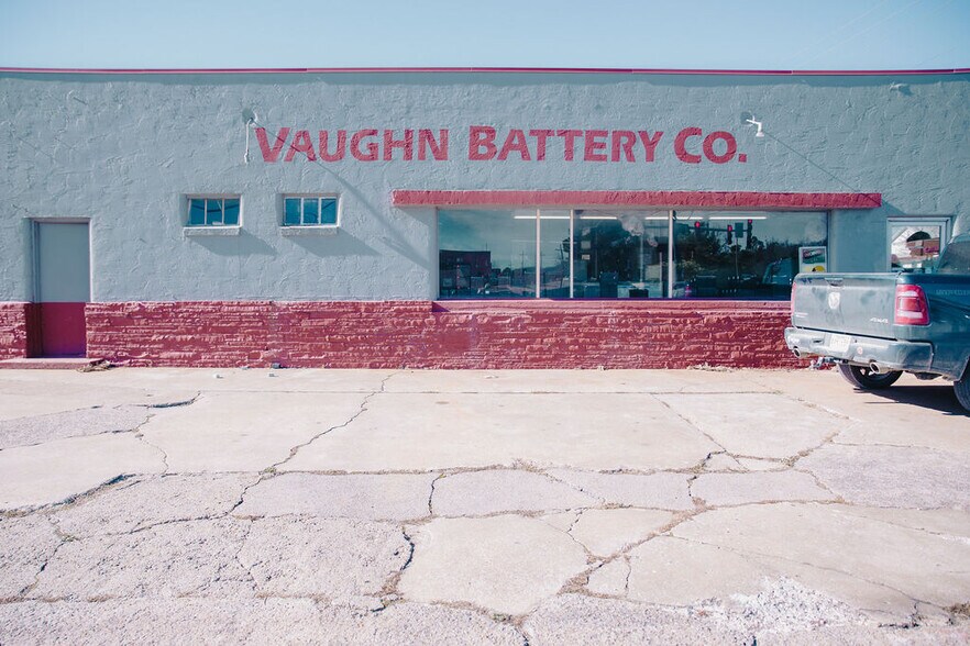 More Photos Of 601 S School Ave, Fayetteville Auto Repair For Sale