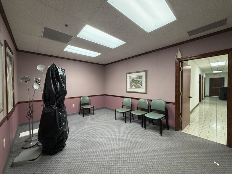 More Photos Of 6000 Joe Frank Harris Pky NW, Adairsville Healthcare For Lease