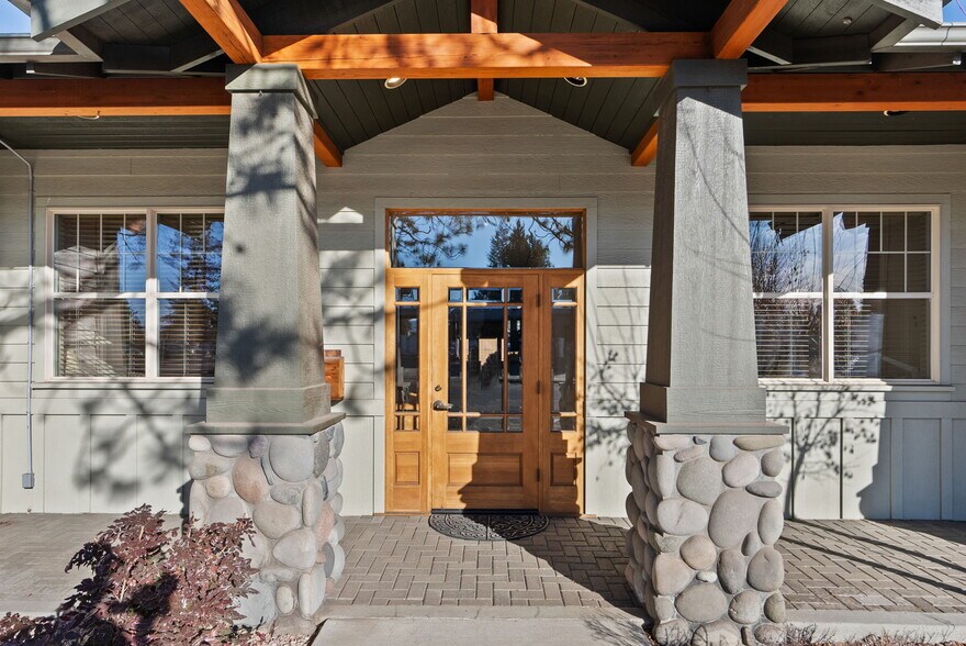 More Photos Of 392 W Main Ave, Sisters Medical For Sale