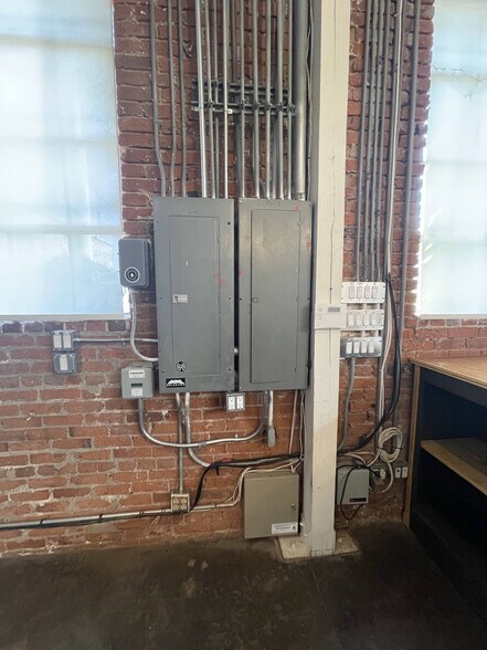 More Photos Of 2662-2684 Lacy St, Los Angeles Loft Creative Space For Lease