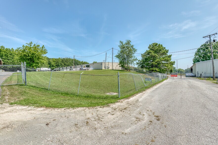 More Photos Of 801 Larry Byrd Rd, Kingston Light Distribution For Sale