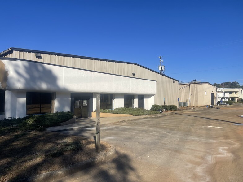 Primary Photo Of 2672 Hickory Grove Rd NW, Acworth Manufacturing For Lease