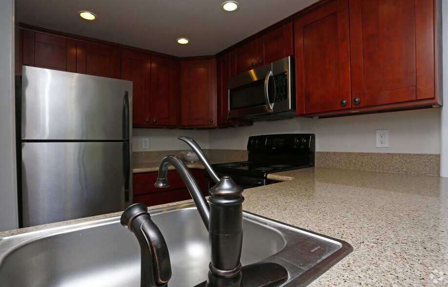 More Photos Of 20 E Main St, Los Gatos Apartments For Lease