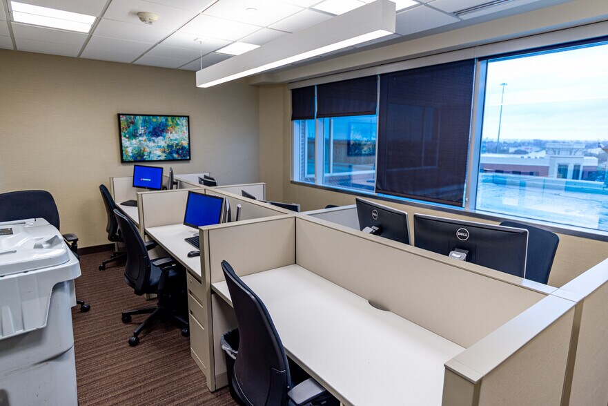 More Photos Of 1600 N Redbud Blvd, McKinney Office For Sale