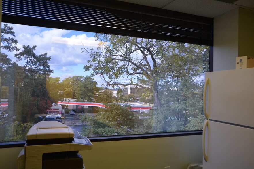 More Photos Of 438 N Frederick Ave, Gaithersburg Medical For Sale