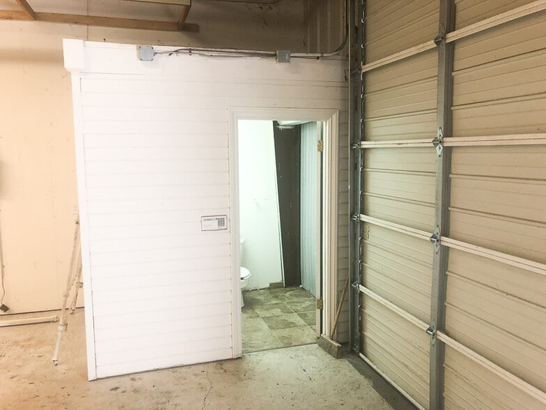 More Photos Of 3355 Industrial Dr, Santa Rosa Industrial For Lease