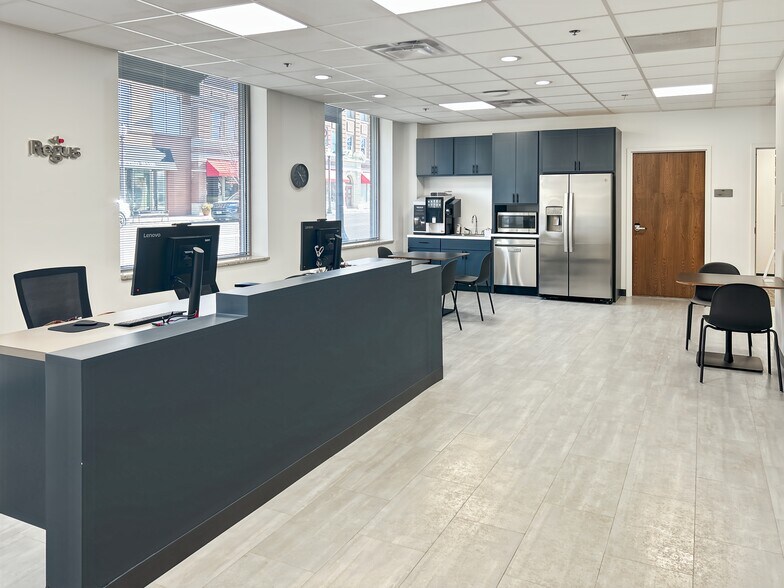 More Photos Of 101 W Vandalia St, Edwardsville Coworking Space
