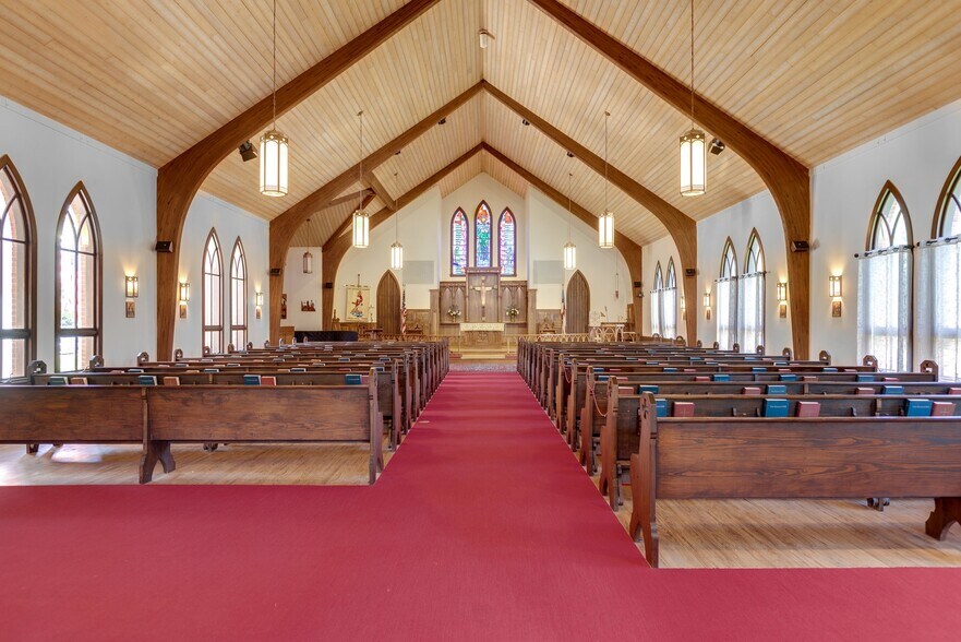 More Photos Of 37018 Glendale St, Purcellville Religious Facility For Lease