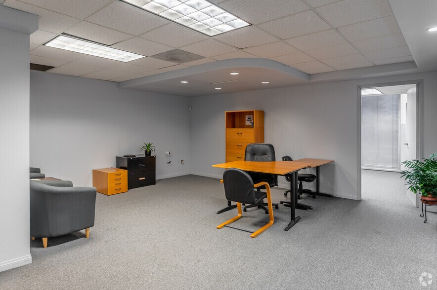 More Photos Of 2020 N Broadway, Santa Ana Office For Sale