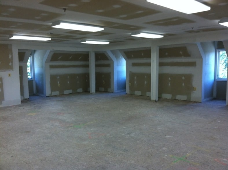 More Photos Of 22888 Three Notch Rd, California Office For Sale