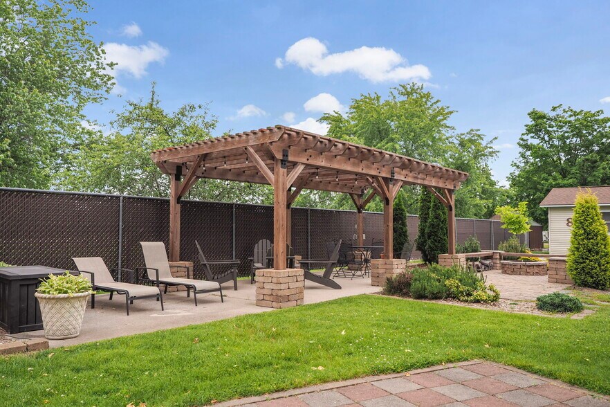 More Photos Of 17229 Northwood Hwy, Arcadia Hotel For Sale