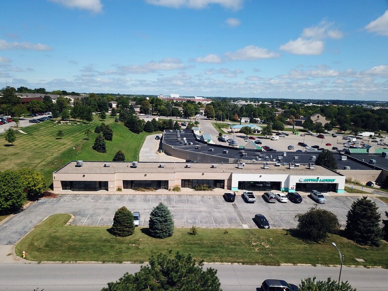 More Photos Of 9720-9756 Park Dr, Omaha Office For Lease