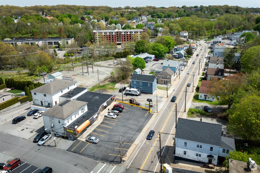 More Photos Of 39 Greenville Ave, Johnston Storefront Retail Residential For Lease
