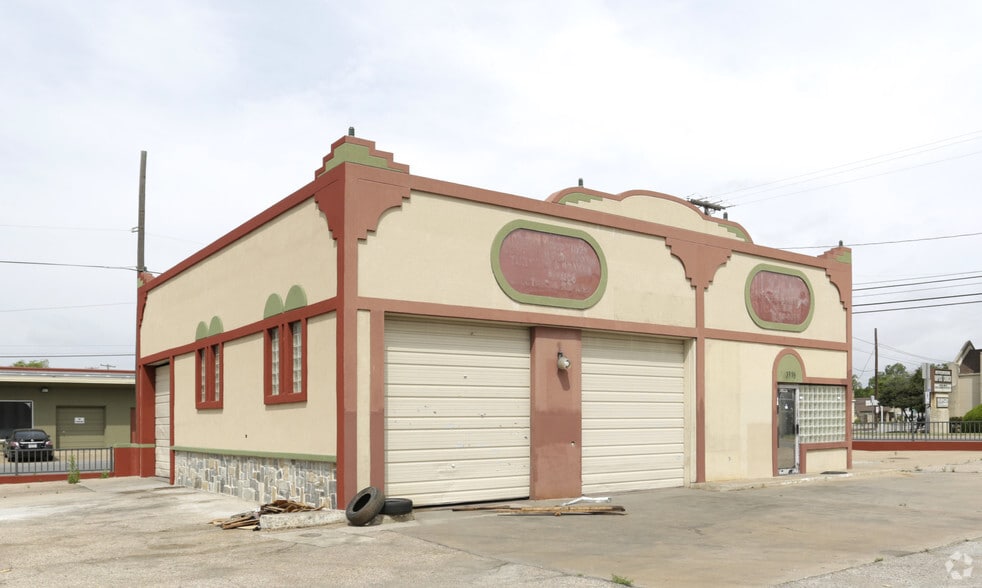 More Photos Of 3115 E Belknap St, Fort Worth Freestanding For Lease