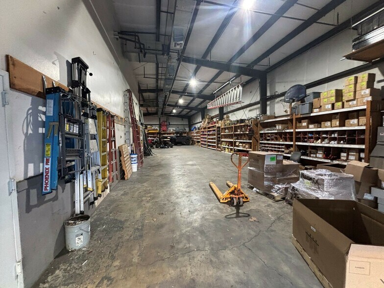 More Photos Of 1211 Commercial Park Dr, Tallahassee Warehouse For Sale