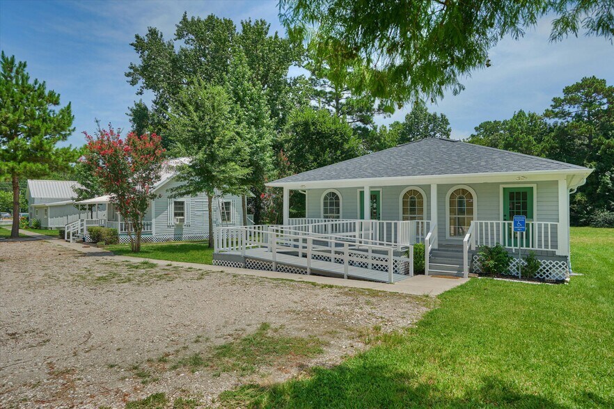More Photos Of 33418 Lago Vista, Magnolia Office For Lease