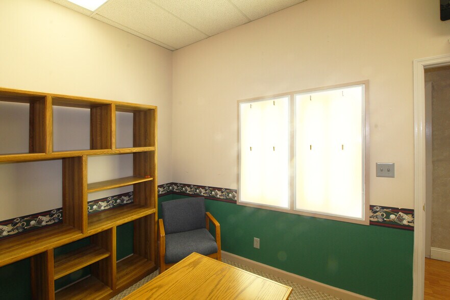 More Photos Of 5911-5921 Rutledge Pike, Knoxville Medical For Lease