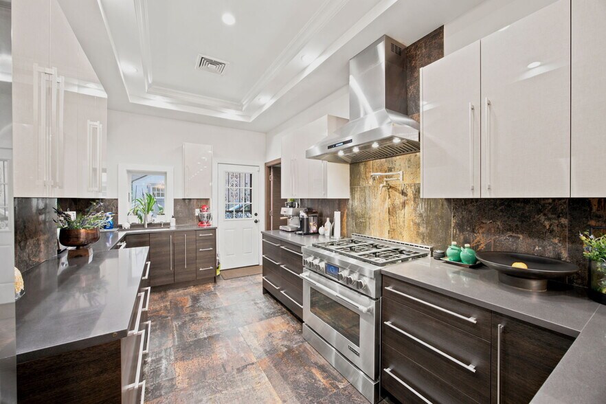 More Photos Of 332 Manhattan Ave, Brooklyn Apartments For Sale