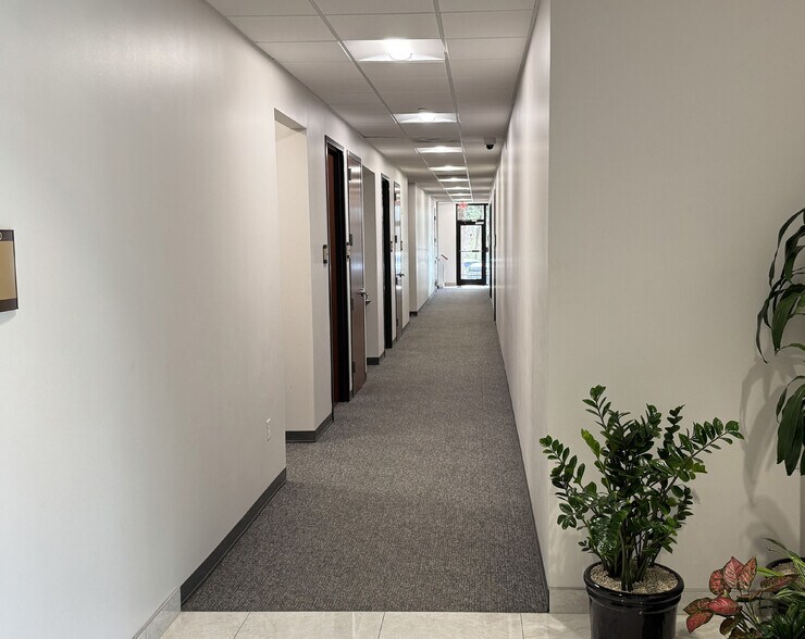 More Photos Of 1333 W McDermott Dr, Allen Office For Lease