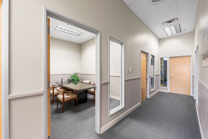 More Photos Of 514 Commerce Ave, Palmdale Medical For Sale