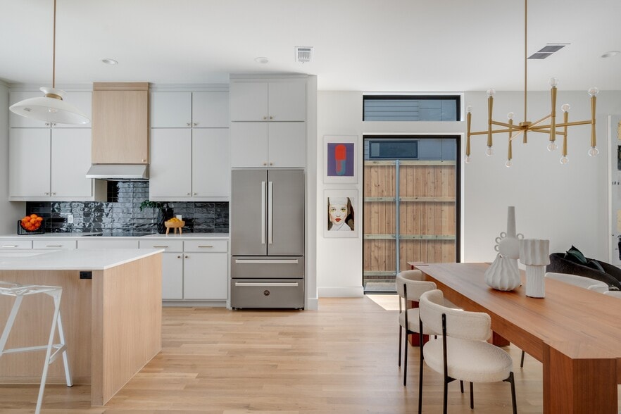 More Photos Of 2322 Kirby St, Dallas Apartments For Sale