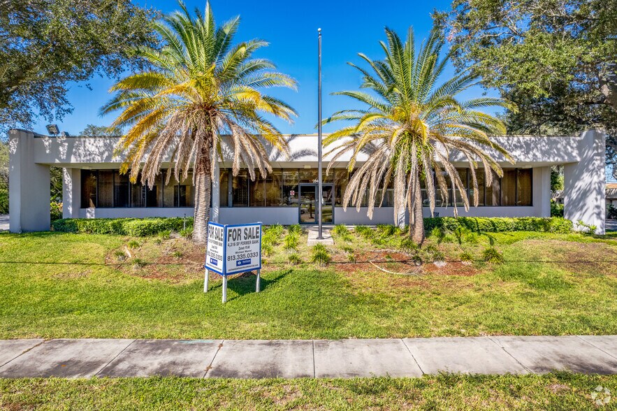 More Photos Of 2046 Bayshore Blvd, Dunedin Storefront Retail Office For Sale