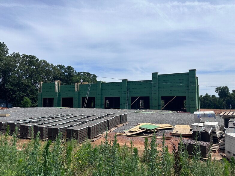 More Photos Of 1082 Tiny Town Rd, Clarksville Restaurant For Lease